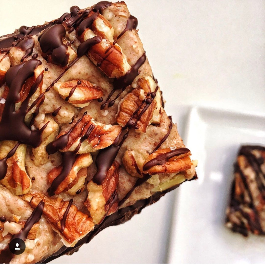 Legendary Foods Keto Pecan Pretzel Crunch Bars by @fitandwellmedgal